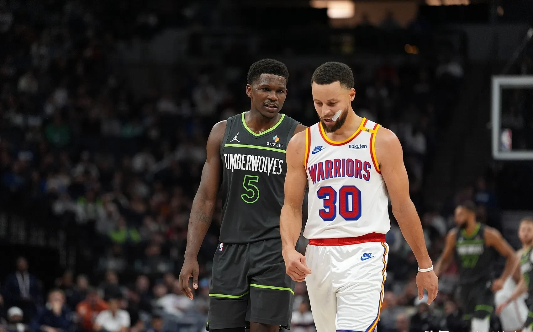 包含明尼苏达森林狼发布备战花絮；今晚回应争议；意大利杯任务艰巨；球队文化再被提及的词条-开云真人体育娱乐