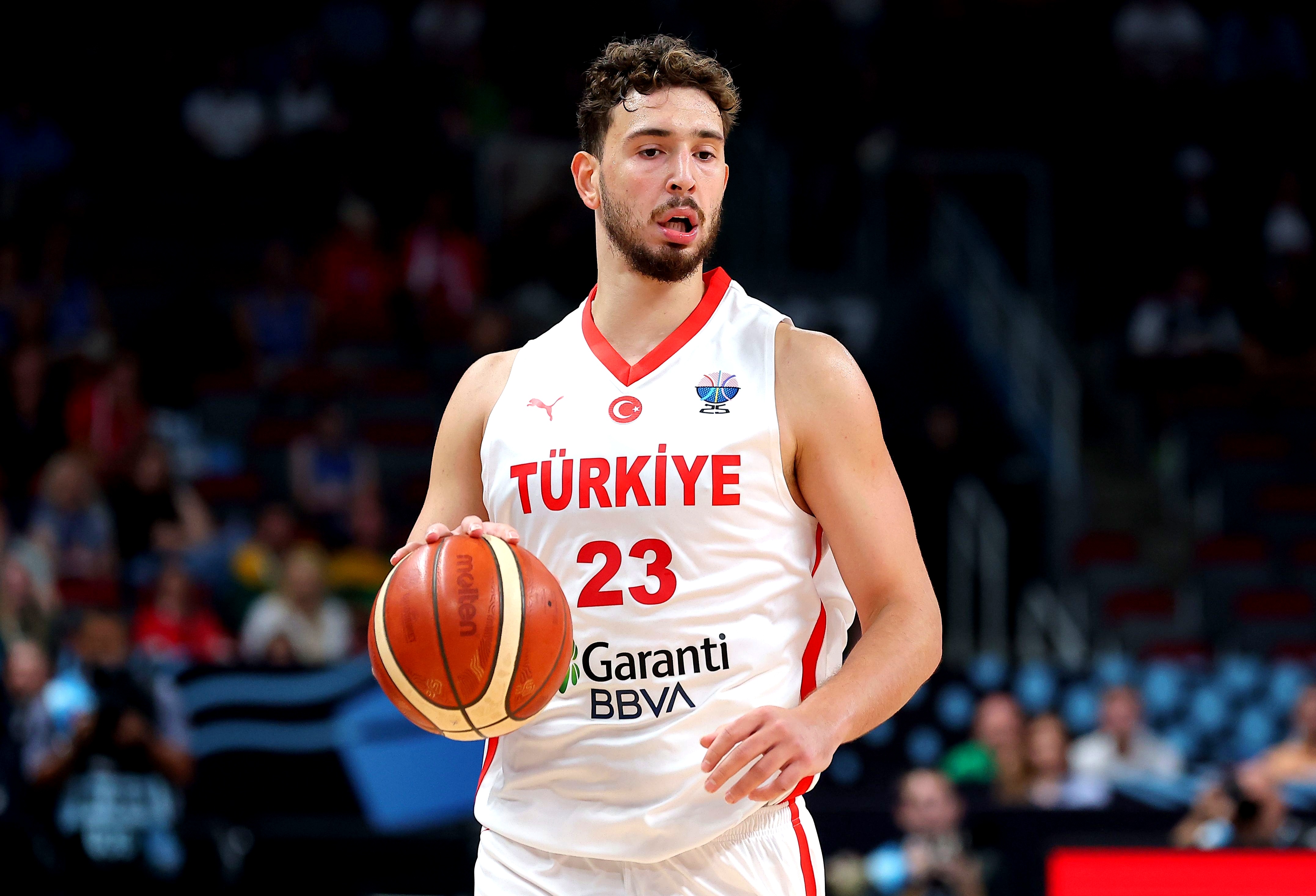 关键时刻突围战来临，勒沃库森围绕CBA常规赛主帅复盘，引发热议，临场指挥获称赞的简单介绍-开云网站